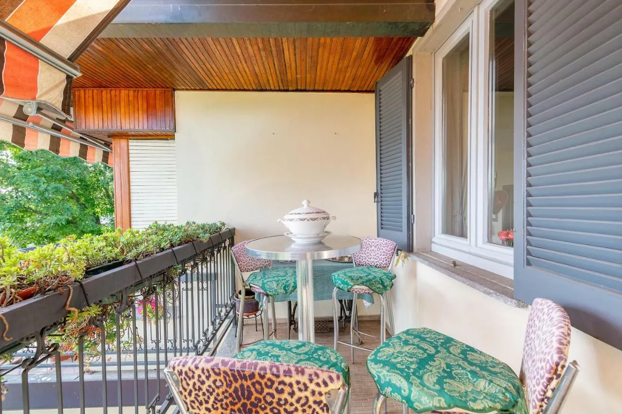 Villa Ermelinda Comerio Couette-café